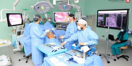 مستشفى الدكتور سليمان الحبيب بالخُبر يجري 3 عمليات مناظير متقدمة لاستئصال أورام بالكبد ورأس البنكرياس في أسبوع واحد - تكنو بلس