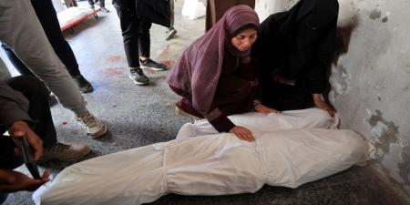 شهداء في قصف إسرائيلي على منازل وخيام نازحين وسط وجنوب غزة - تكنو بلس