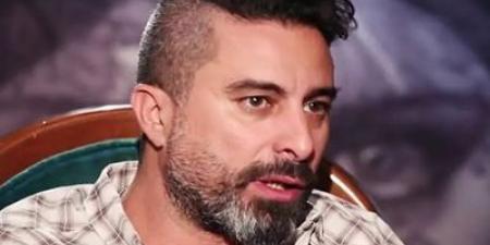 تصريح هادي الباجوري الناري: لا قيود على زوجتي في مشاهد القبلات - تكنو بلس