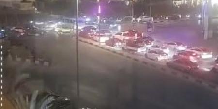 تعطل متكرر لإشارة مرورية يربك الحركة في أحد شوارع إربد الحيوية - فيديو - تكنو بلس
