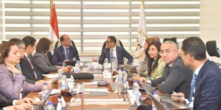 خلال لقائة ببعثة صندوق النقد.. وزير  الاستثمار: دمج وتبسيط الرسوم الإدارية والأعباء المفروضة على الشركات  - تكنو بلس