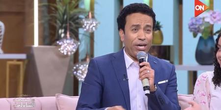 الجمعة المقبلة.. سامح حسين وأسرته في ضيافة برنامج معكم منى الشاذلي - تكنو بلس