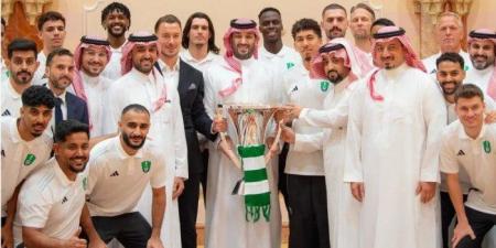 الأمير محمد بن سلمان يستقبل فريق الأهلي السعودي - تكنو بلس