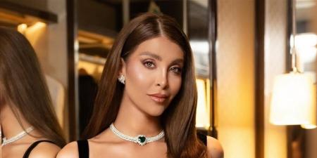 بشعر مُبلل.. النجمة السورية الشهيرة بإطلالة لافتة (صور) - تكنو بلس