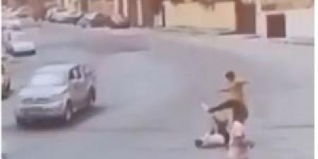 بالفيديو اعتداء وحشي على فتى في وادي السير - تكنو بلس