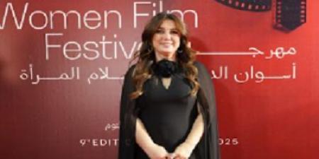كندة علوش عن تكريمها بمهرجان أسوان: بنتي فرحانة بتكريمي وهتحتفظ ب - تكنو بلس