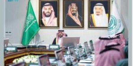 أمير الحدود الشمالية يرأس اجتماع لجان العفو في المنطقة - تكنو بلس