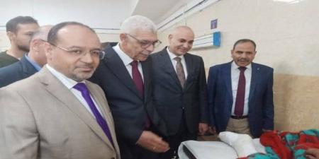 رئيس جامعة المنوفية يطمئن على المصابين بحادث سقوط مصعد المستشفى الجامعي - تكنو بلس