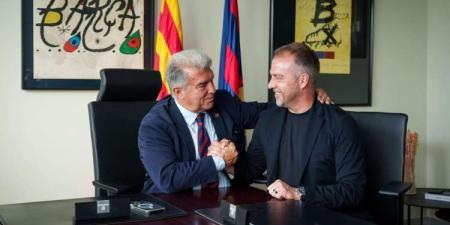 رسميا.. فليك مستمر في تدريب برشلونة حتى 2027 - تكنو بلس