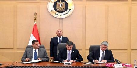 كامل الوزير يشهد توقيع عقد تنفيذ إعادة تأهيل الترام بالاسكندرية - تكنو بلس