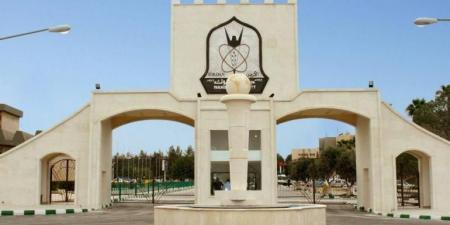 مشهد سوريالي من جامعاتنا؛ تكنوقراط يتحدثون بالتصنيفات العالمية وخريجون يهتفون للعشيرة #عاجل - تكنو بلس