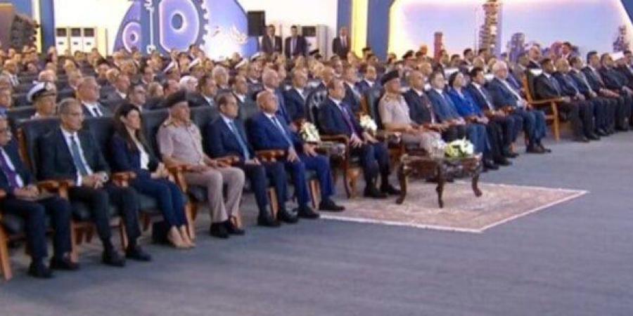الرئيس السيسي يشاهد فيلم تسجيلي عن دعم عمال مصر - تكنو بلس