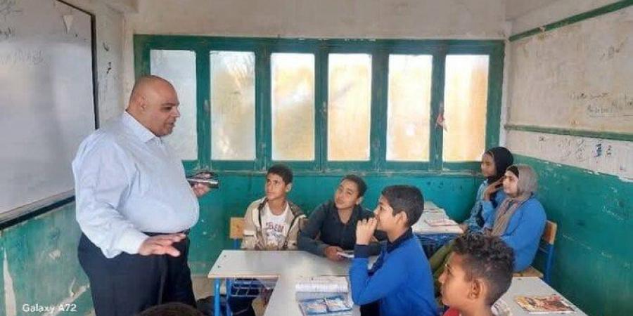 في جولة مفاجئة.. مدير تعليم البحر الأحمر يزور إحدى المدار س ويُحيل قياداتها للتحقيق - تكنو بلس