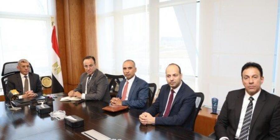 «وكالة الفضاء» تبحث التعاون مع شركتي Space42 الإماراتية وTriangle Group المصرية - تكنو بلس