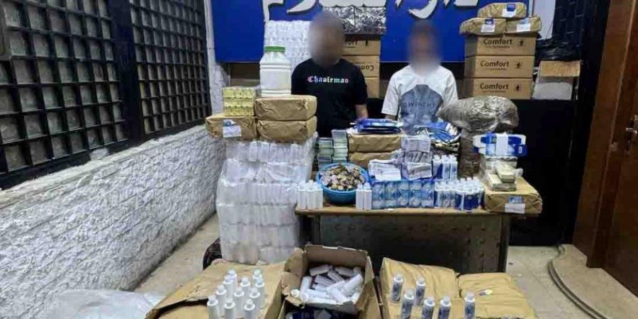 ضبط شخصين فى القاهرة يديران مصنع غير مرخص لتصنيع محلول عدسات - تكنو بلس