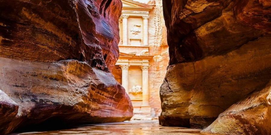 عودة الحركة السياحية في البترا بشكل طبيعي بعد حالة عدم الاستقرار الجوي - تكنو بلس