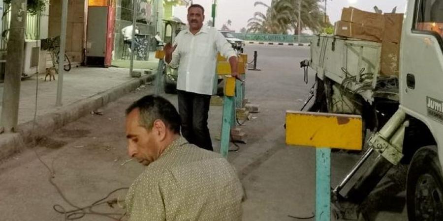 صيانة وتركيب كشافات جديدة بشارع الهلالي بحي شرق - تكنو بلس