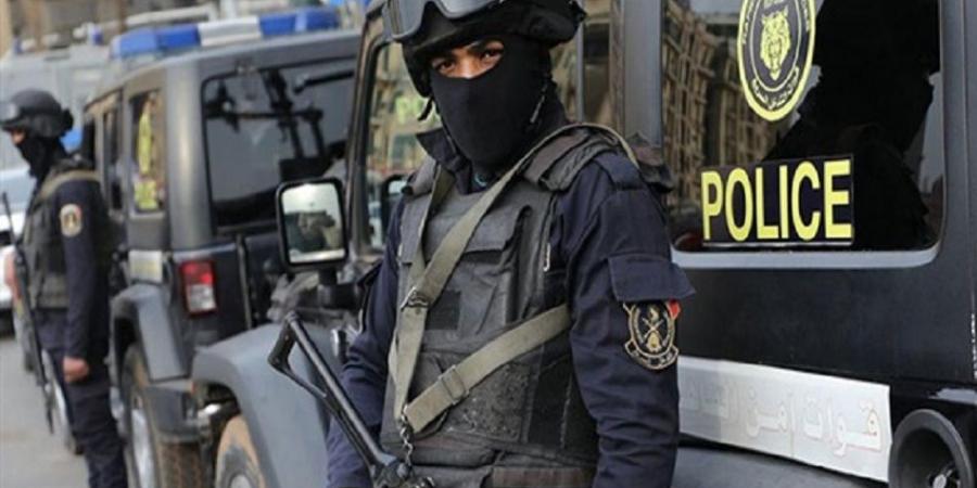 ضبط عاطل حاول سرقة أجزاء حديدية من اللافتات المثبتة بالطريق العام - تكنو بلس