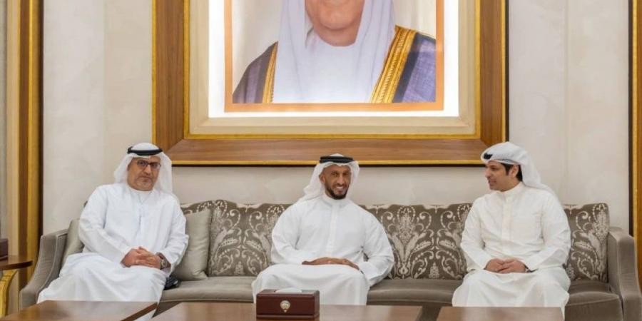 وزير الإعلام الكويتي يستقبل عبد الله آل حامد ويشيد بإمكانات الإمارات الإعلامية - تكنو بلس