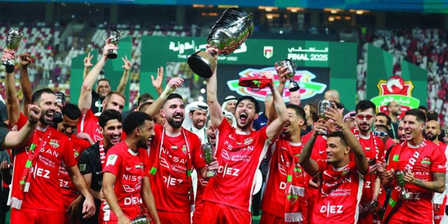 شباب الأهلي يزف «الكأس 11» من أبوظبي إلى دبي - تكنو بلس