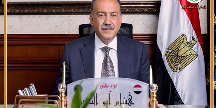 محافظ أسيوط يستعرض جهود مديرية العمل خلال أبريل الماضي - تكنو بلس