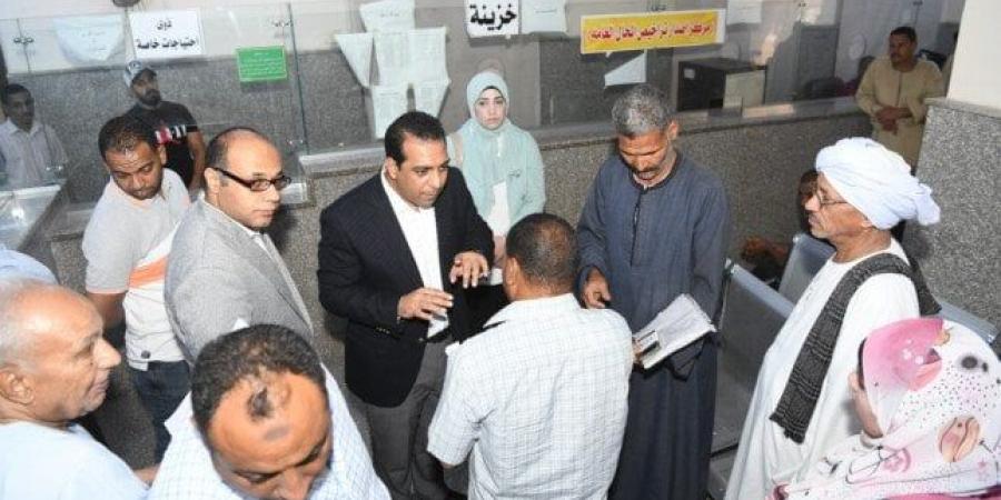 نائب محافظ قنا يتفقد المركز التكنولوجي ويؤكد على تحسين الخدمات المقدمة للمواطنين - تكنو بلس