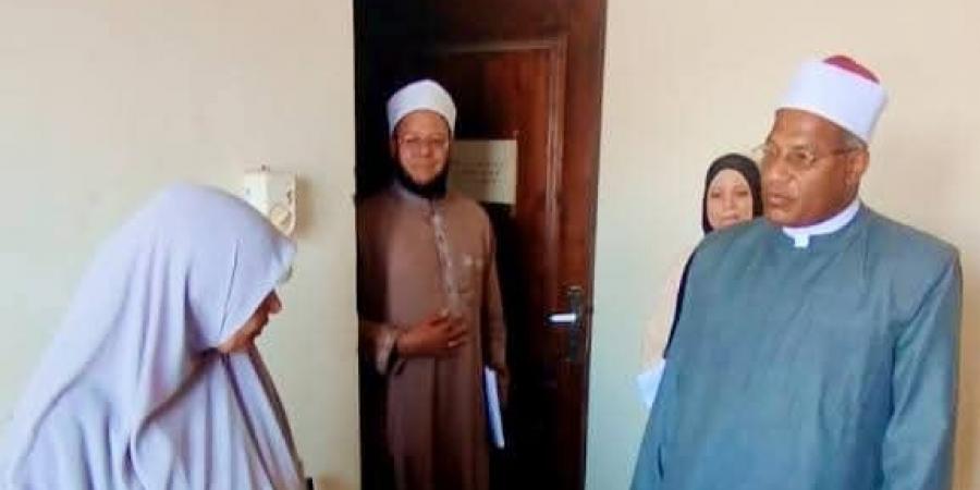 وكيل أوقاف البحر الأحمر في جولة تفقدية مفاجئة بديوان المديرية - تكنو بلس