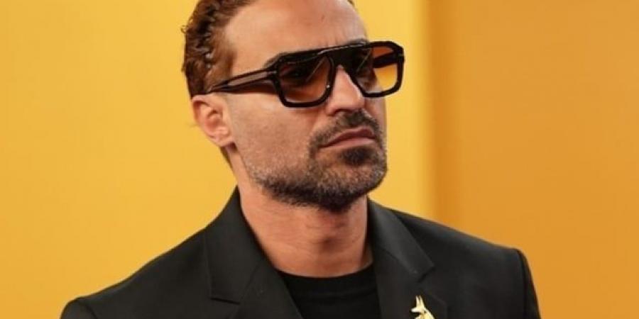 أحمد فهمي ينفي وجود أي رسائل خفية وراء فيديو هنا الزاهد - تكنو بلس