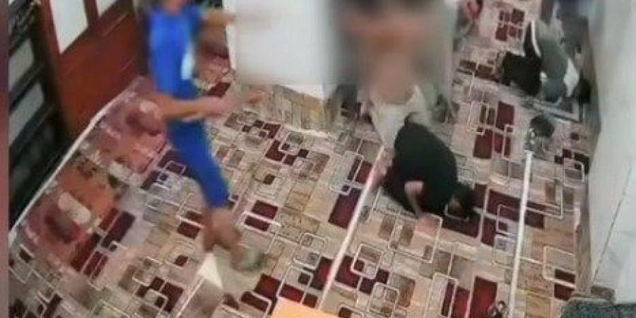 القبض على المتهمين باقتحام مسجد والتعدي على شخص أثناء الصلاة - تكنو بلس