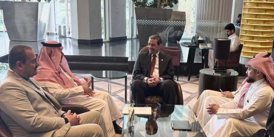 محافظ دمياط يلتقى بممثلى الصندوق السعودي للتنمية لدعم المشروعات - تكنو بلس