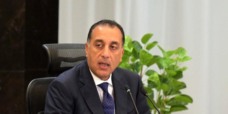 رئيس الوزراء يتابع جهود الحكومة لتحويل السيارات للعمل بالغاز الطبيعي - تكنو بلس