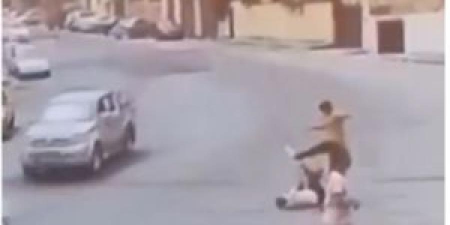 بالفيديو اعتداء وحشي على فتى في وادي السير - تكنو بلس