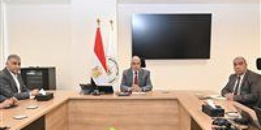 وزير الري يتابع موقف تسهيل إجراءات إصدار تراخيص المياه الجوفية - تكنو بلس