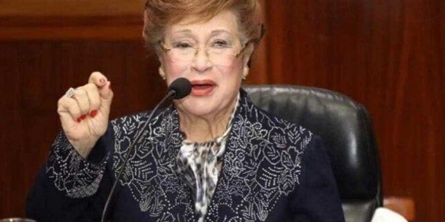 بعد سرقتها.. من هي الدكتورة نوال الدجوى وما هو مصدر هذه الأموال؟ - تكنو بلس