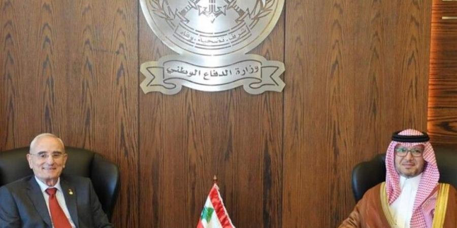بخاري زار منسى وبحث معه سبل تعزيز التنسيق العسكري وتطوير آليات العمل المشترك بين البلدين - تكنو بلس