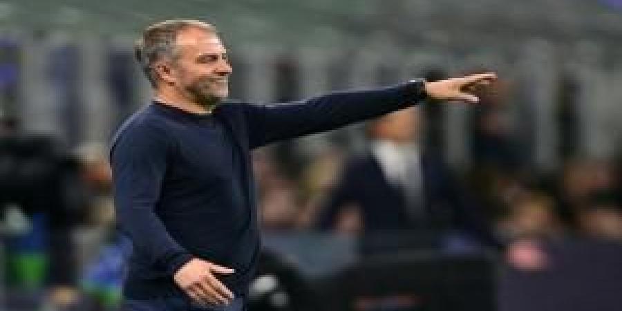 برشلونة يمدد عقد مدربه فليك حتى 2027 - تكنو بلس