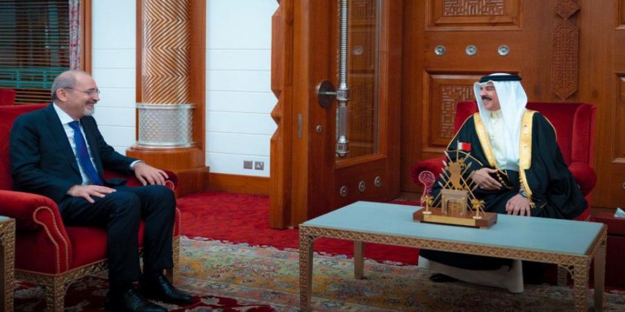 وزير الخارجية يبحث مع عاهل البحرين الأوضاع في المنطقة - تكنو بلس
