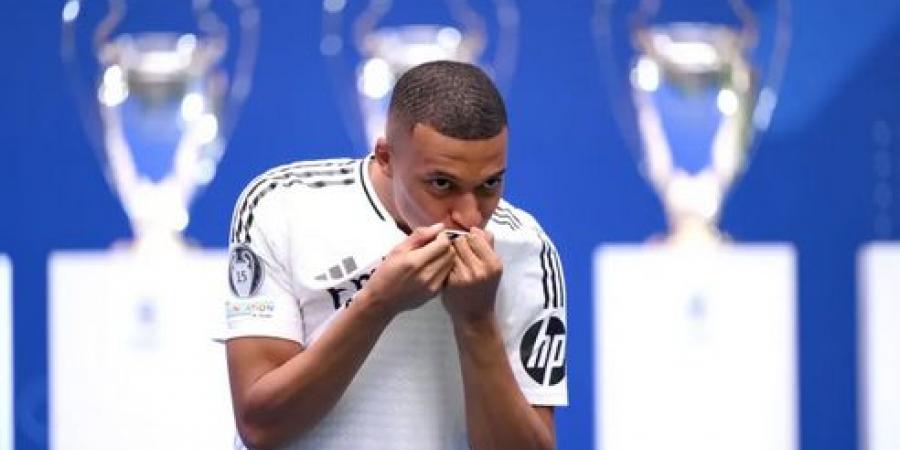 كيليان مبابي يتوج بجائزة أفضل لاعب في ريال مدريد خلال موسم 2024/2025 - تكنو بلس