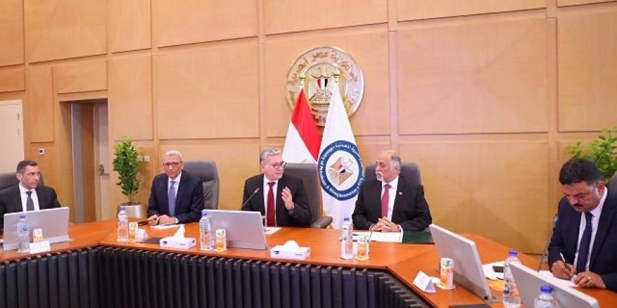 وزير البترول يؤكد اهتمام الوزارة  بالاستثمار في العنصر البشري بالتعدين - تكنو بلس